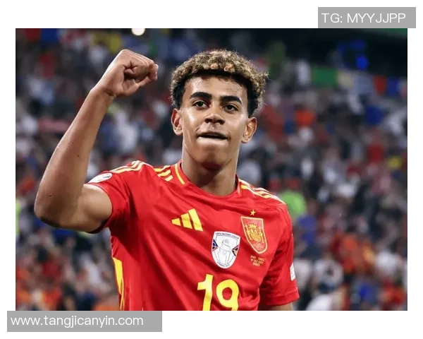 足球球星外貌解析：从发型到着装，探索他们的独特魅力与个性展现